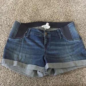 Maternity shorts